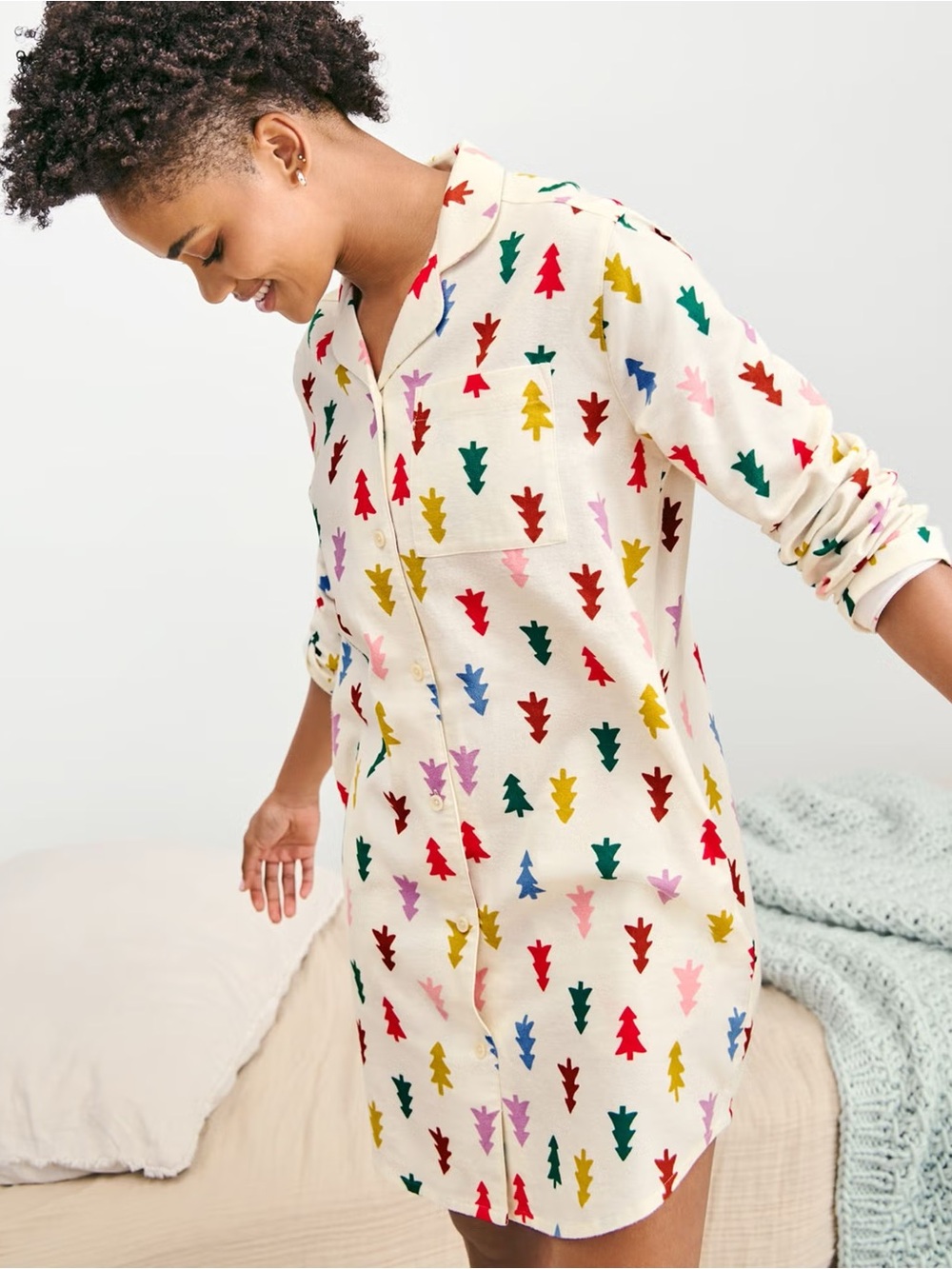 Hanna Andersson Women’s Flannel Night Shirt Size M Festive Forest on Ecru
